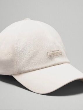 Lululemon Women's Baller Hat *Soft
Bone/Raw Linen